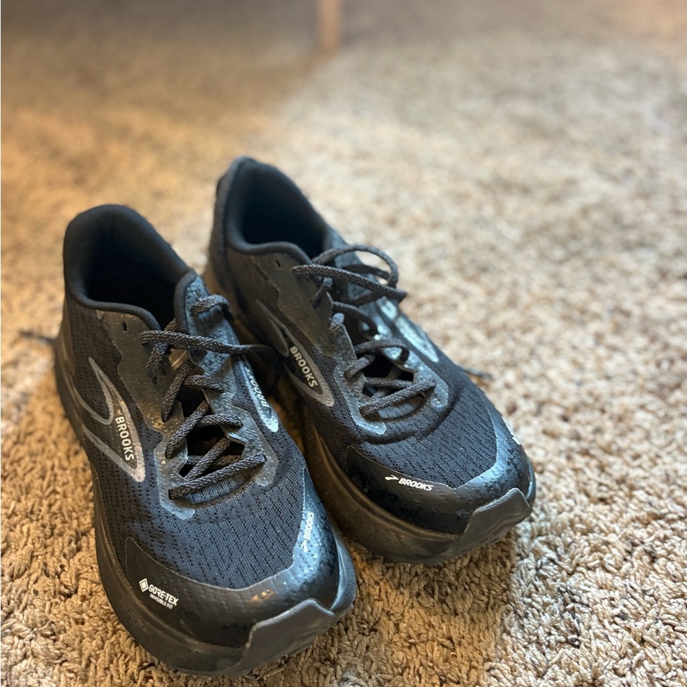 Brooks Divide 5 GRX Waterproof Trail Running Shoes.